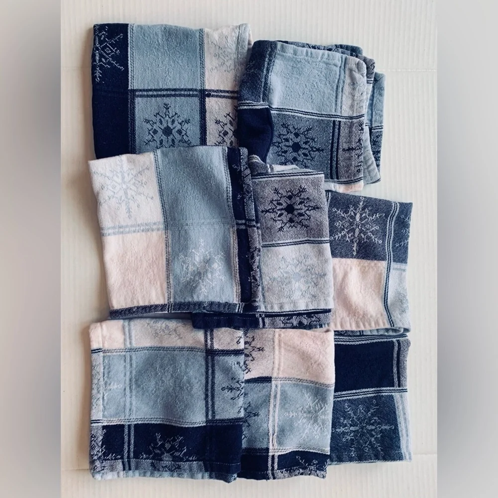 Blue And White Checked Snowflake Bathroom Face Wash Cloths Set of 8